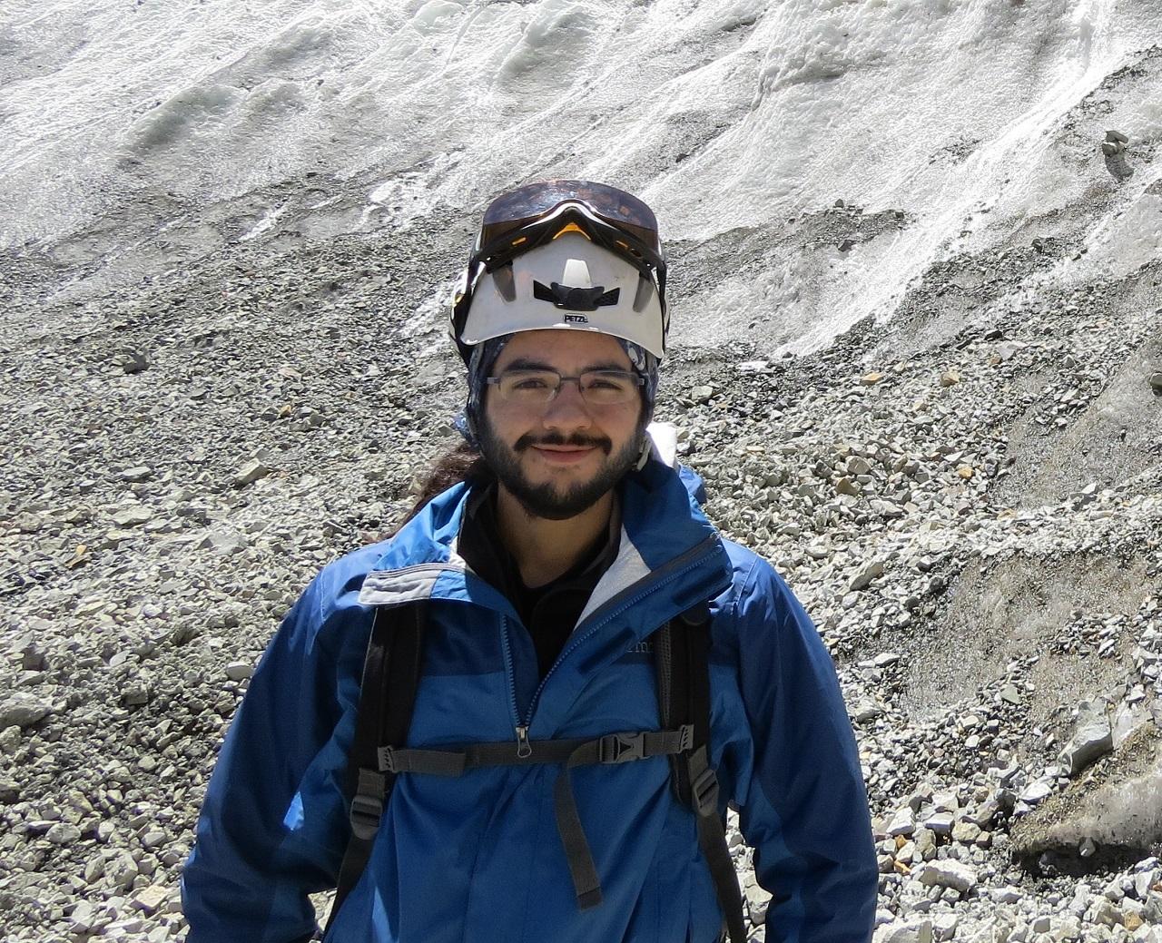 "Se requiere cada vez más entendimiento de los glaciares", dice Felipe Ugalde.
